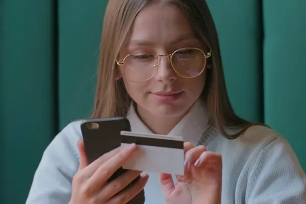 Klarna Tests its First Debit Card, with Visa and WebBank