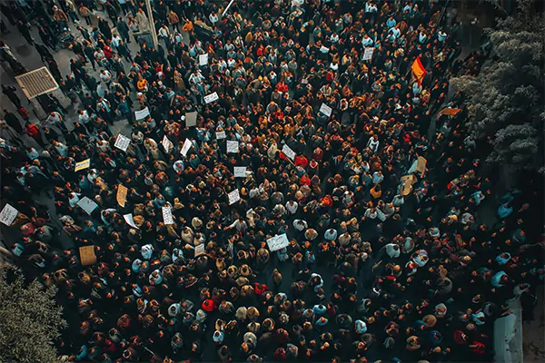 BusinessHonor - Turkey’s Legal Moves Stir Political, Market Tension