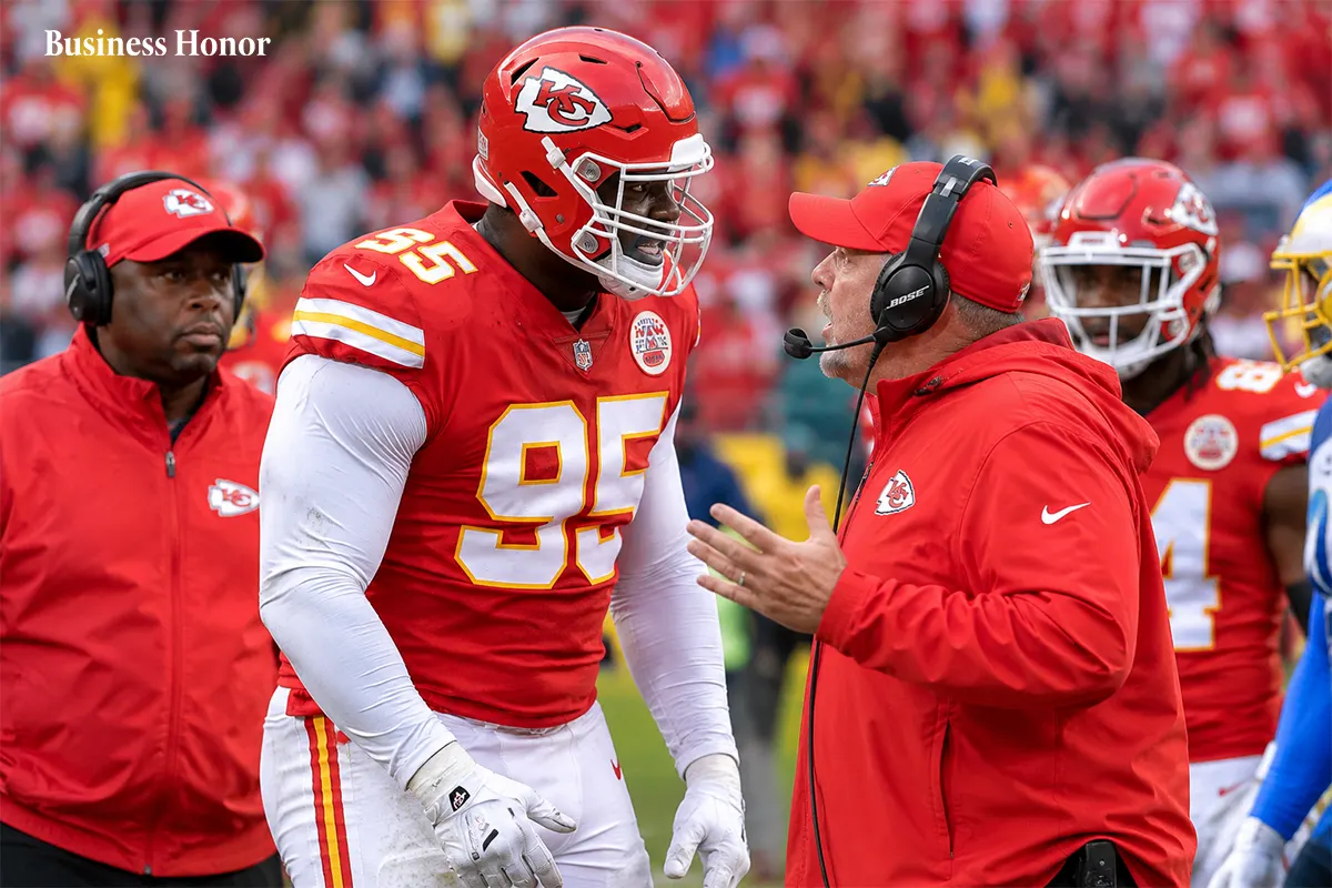 Chris Jones Clashes With Chiefs Coaches During Kansas City&rsquo;s 22-6 Win Over Chargers
